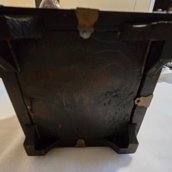 Square South Korean Prayer Box. - Picture 4 of 8